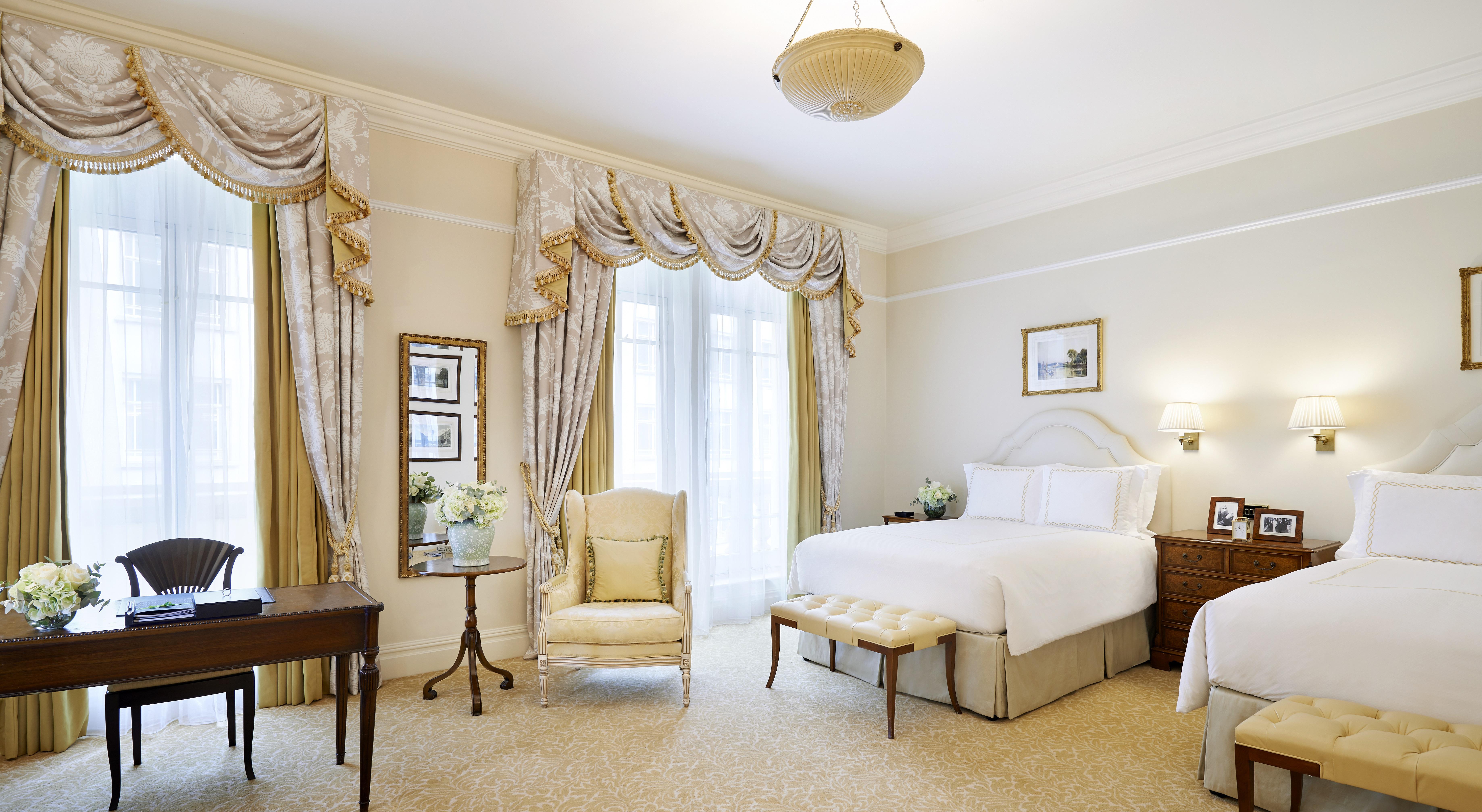 Hotel The Savoy Londra Esterno foto A room at the hotel