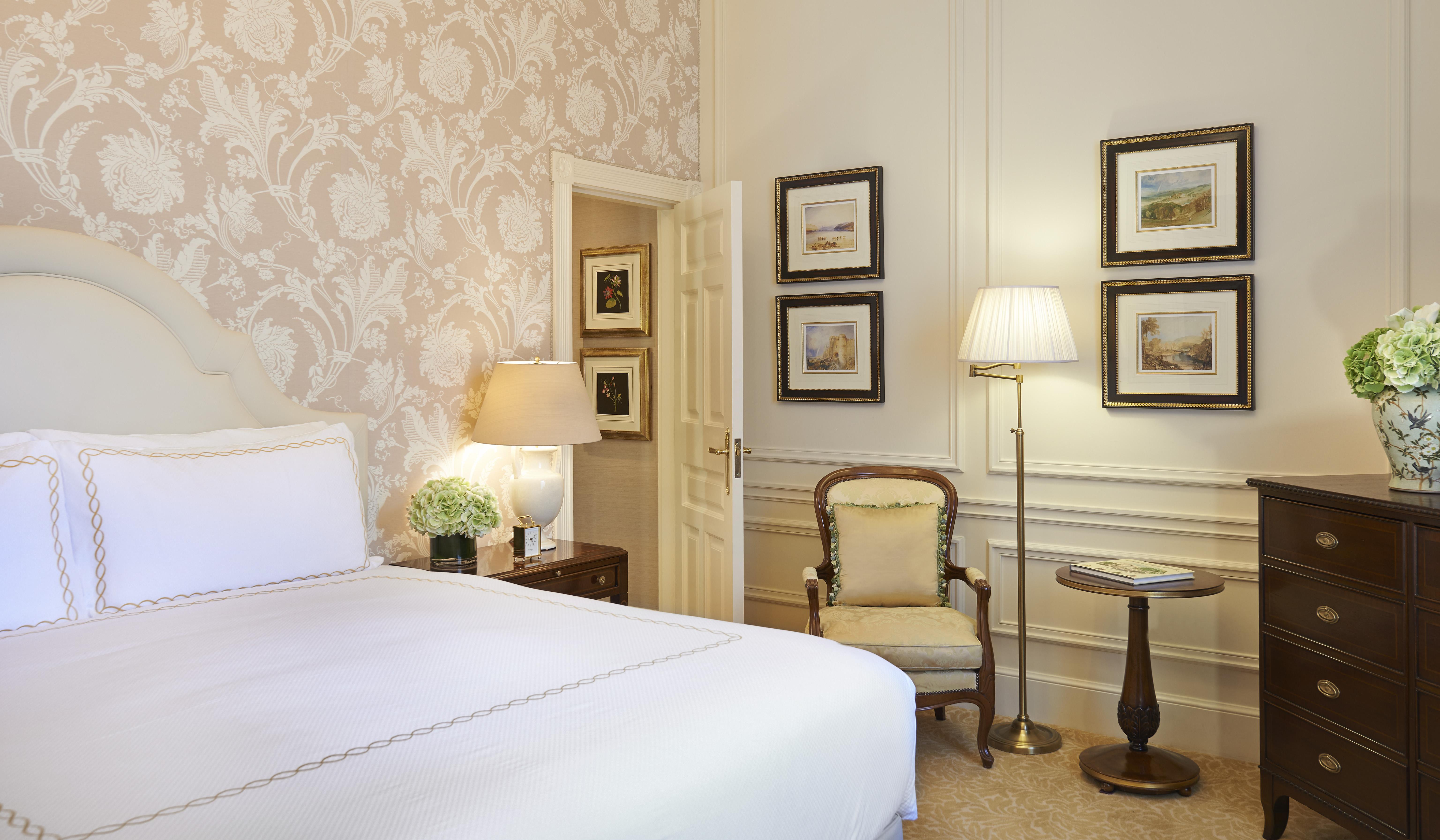Hotel The Savoy Londra Esterno foto A bedroom at the hotel