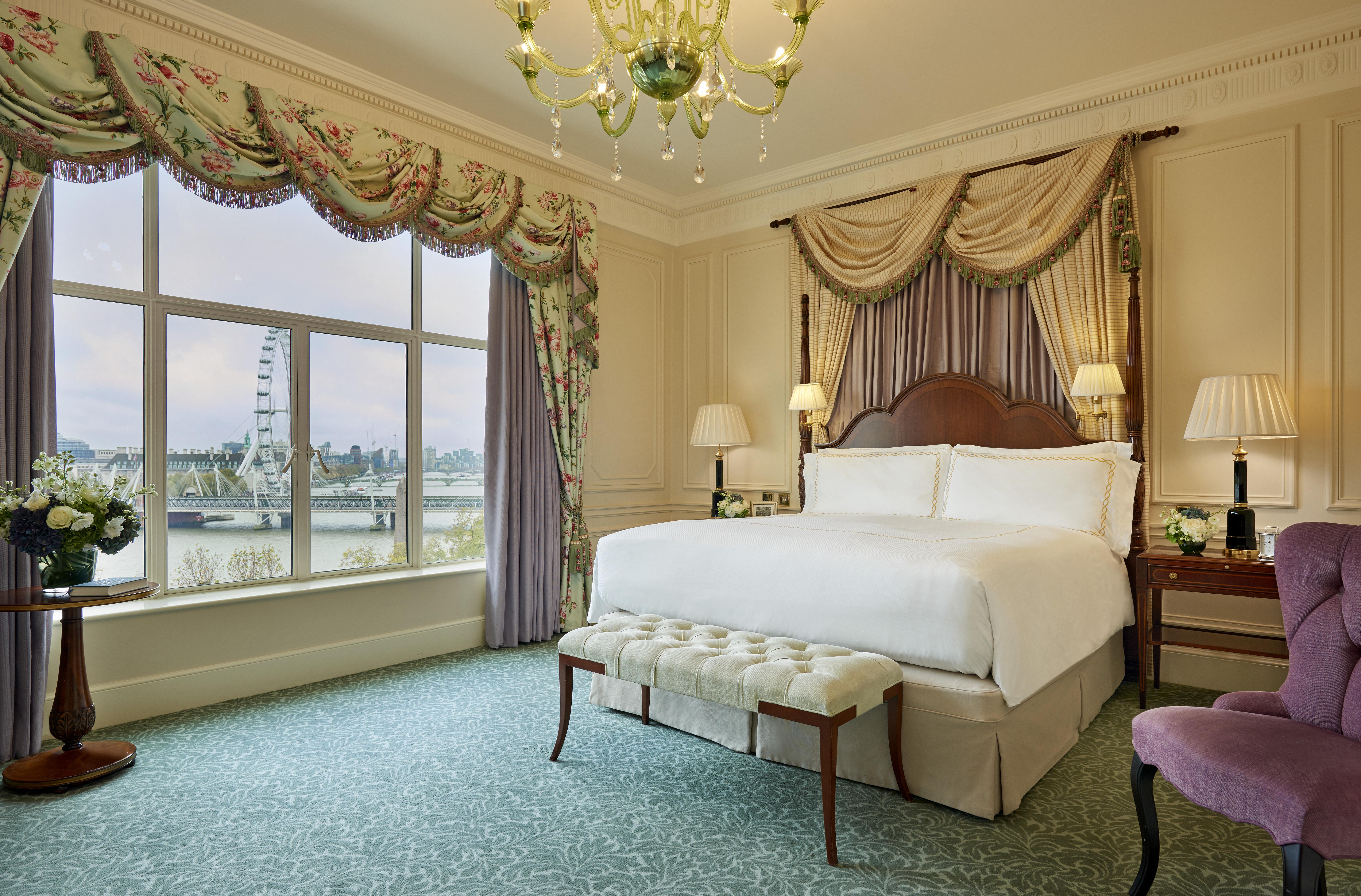 Hotel The Savoy Londra Esterno foto A bedroom at the St. Regis London