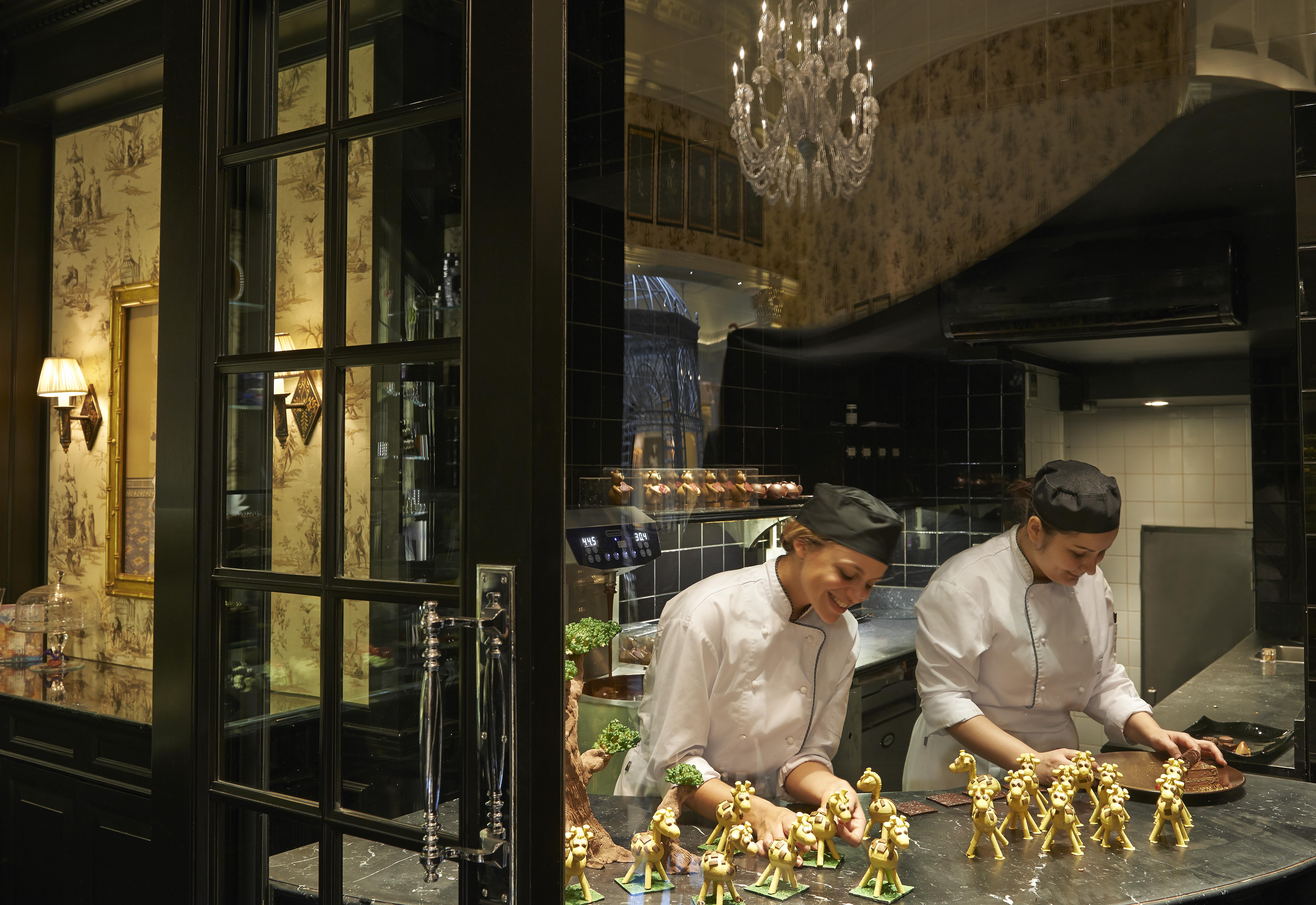 Hotel The Savoy Londra Esterno foto The kitchen at the restaurant