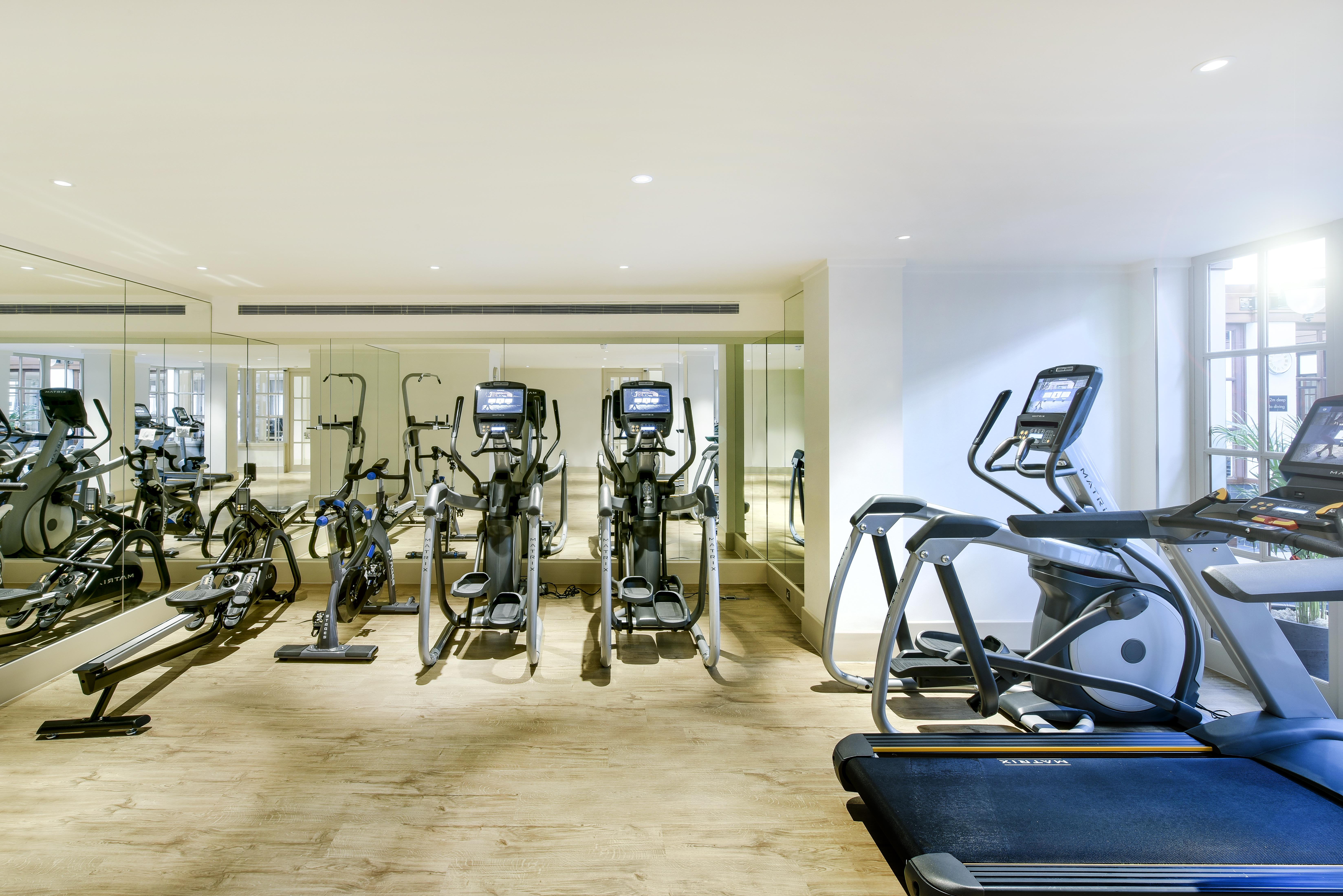 Hotel The Savoy Londra Esterno foto The gym at The Ivy Collection